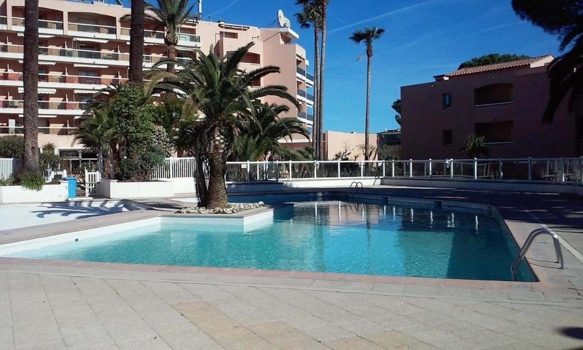 Appartement Accueillant A Golfe Juan 30 M² Piscine Exterior foto