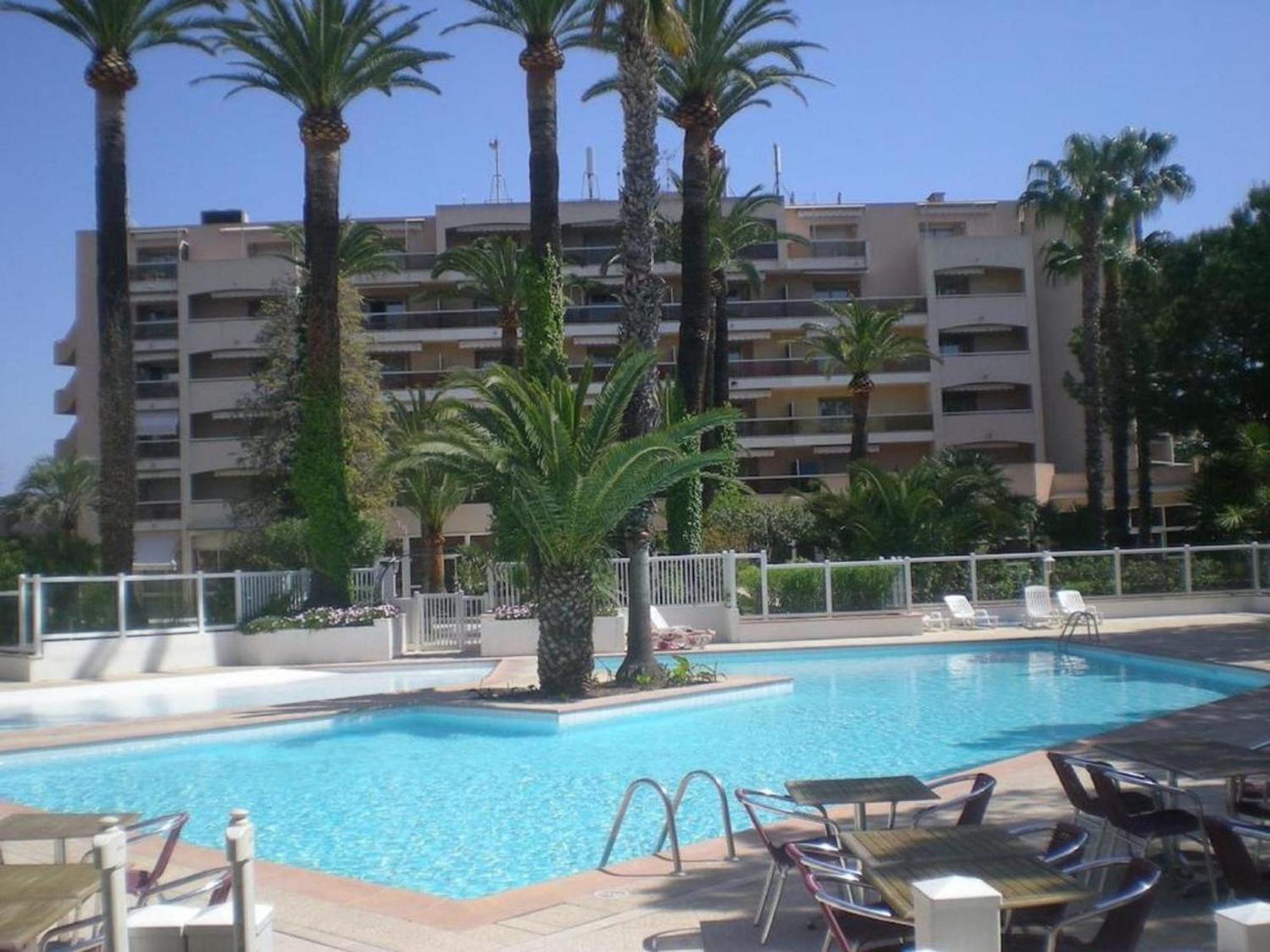 Appartement Accueillant A Golfe Juan 30 M² Piscine Exterior foto